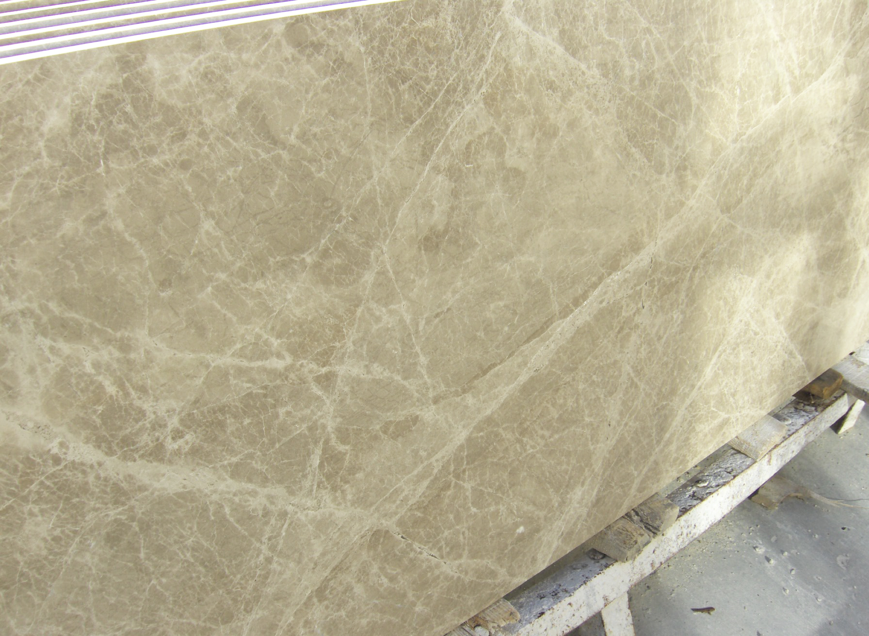 emperador nuova slabs